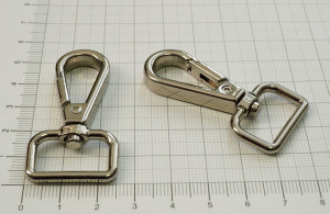 Карабин для сумки. Никель 20 мм