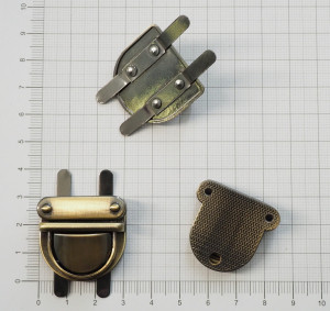 Замок для сумки. Антик браш 30х30 мм