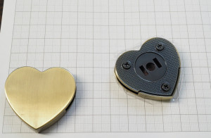 Замок для сумки на магните. Антик браш 40х36 мм