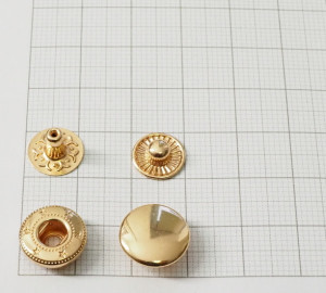 Галантерейная кнопка. Золото 12 мм (латунь)